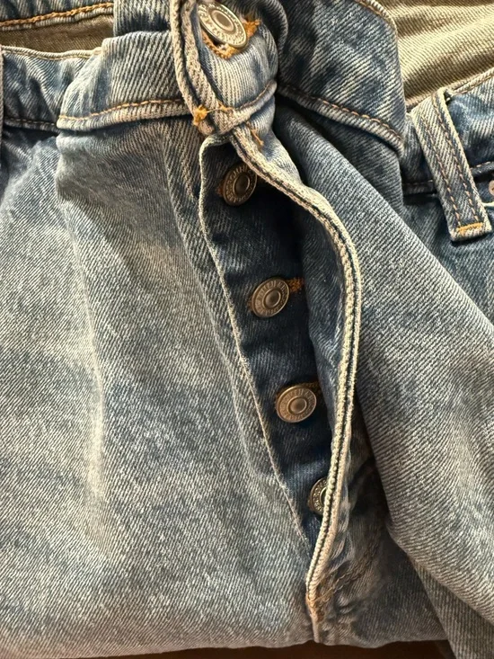 Abercrombie & Fitch Curve Love Dad Shorts High Rise Distressed Denim Size 37 NWT - Picture 6 of 11